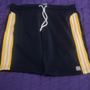 Gently use pistol Pete stretch club gym shorts